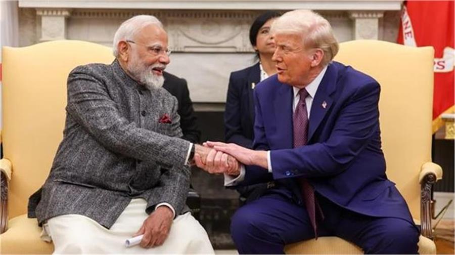 मोदी-ट्रंप की दोस्ती पर कांग्रेस का करारा प्रहार: India US Deal समझौता नहीं, देशहित की चोरी है!