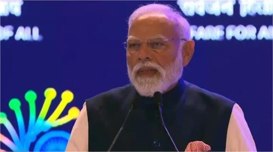AI Impact Summit 2026: भारत मंडपम में गूंजा PM मोदी का मंत्र- 'टेक्नोलॉजी बनाना और अपनाना दोनों भारत के DNA में'