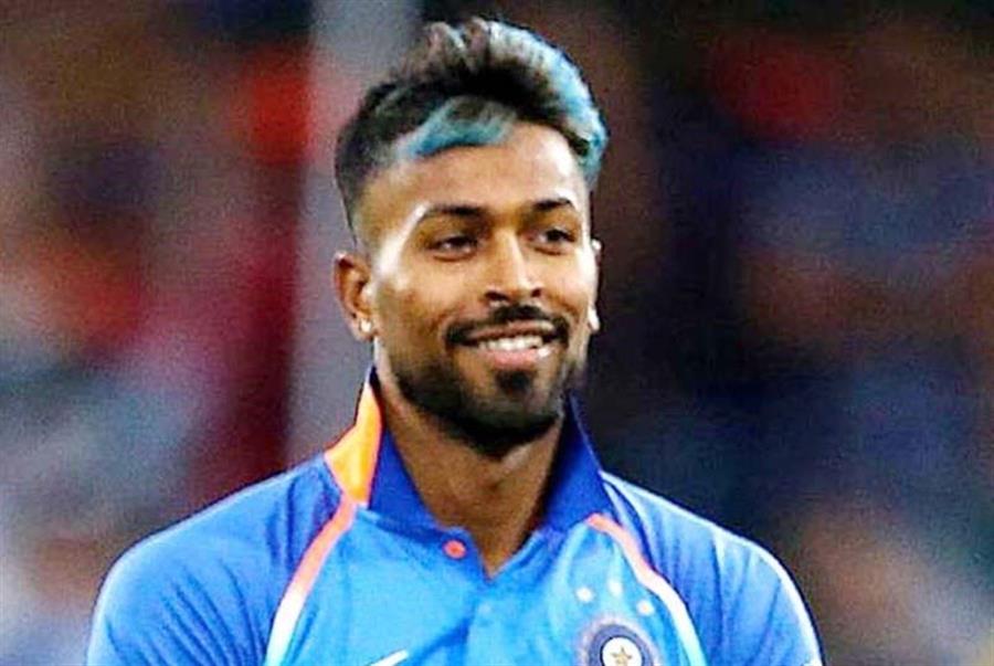 भारतीय टीम के ऑलराउंडर हार्दिक पांड्या टी-20 क्रिकेट में 6000 रन और 200 विकेट लेने वाले पहले भारतीय