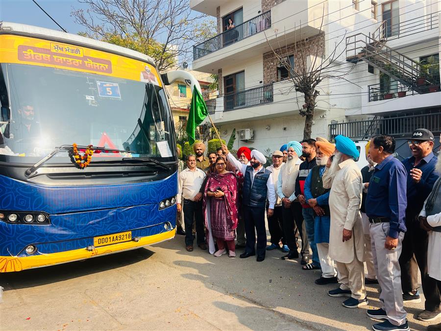 मुख्यमंत्री तीर्थ यात्रा बस योजना के तहत मोहाली से 6वीं बस रवाना, विधायक कुलवंत सिंह ने सेक्टर-66 से दिखाई हरी झंडी