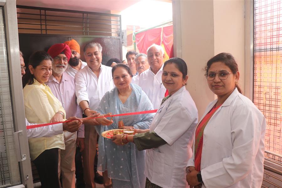 जगाधरी स्तिथ वृद्ध आश्रम के प्रांगण में सरबत दा भला चैरिटेबल ट्रस्ट पटियाला की ओर से उद्योगपति स्वर्गीय सतीश सलुजा की स्मृति में 16 वाँ डेंटल क्लिनिक का शुभारंभ किया गया