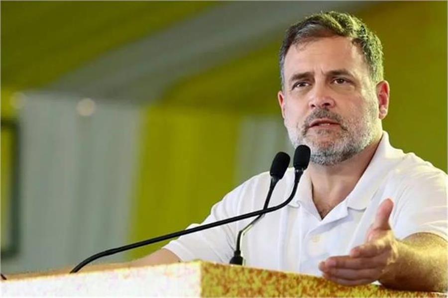संसद में लोकसभा स्पीकर को हटाने के प्रस्ताव पर मचा हंगामा, राहुल गांधी बोले- मुझे कई बार बोलने से रोका गया