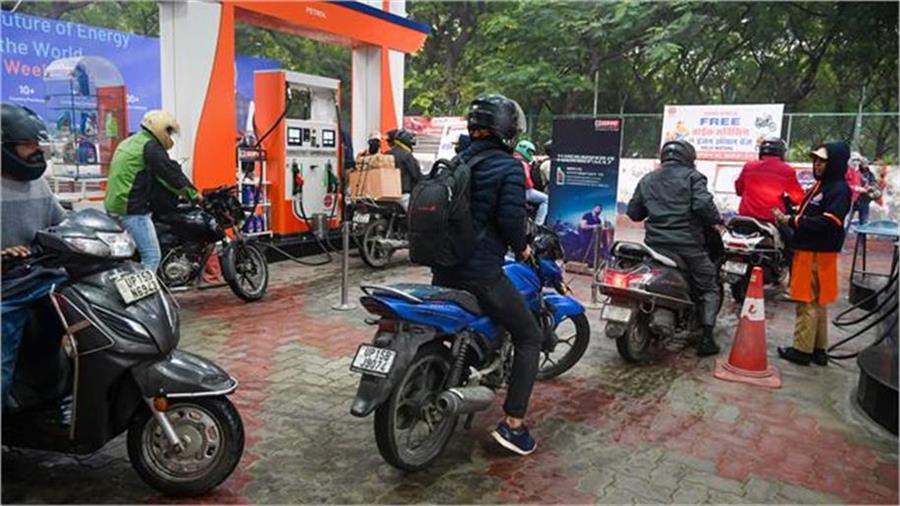 Petrol/Diesel Price Today: 24 मार्च पेट्रोल-डीजल के नए रेट जारी, जानें प्रमुख शहरों में क्या है कीमत