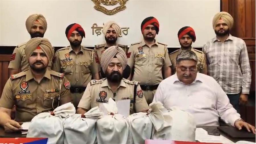 Punjab News: फिरोजपुर में 4 किलो से अधिक हेरोइन के साथ तीन तस्कर गिरफ्तार