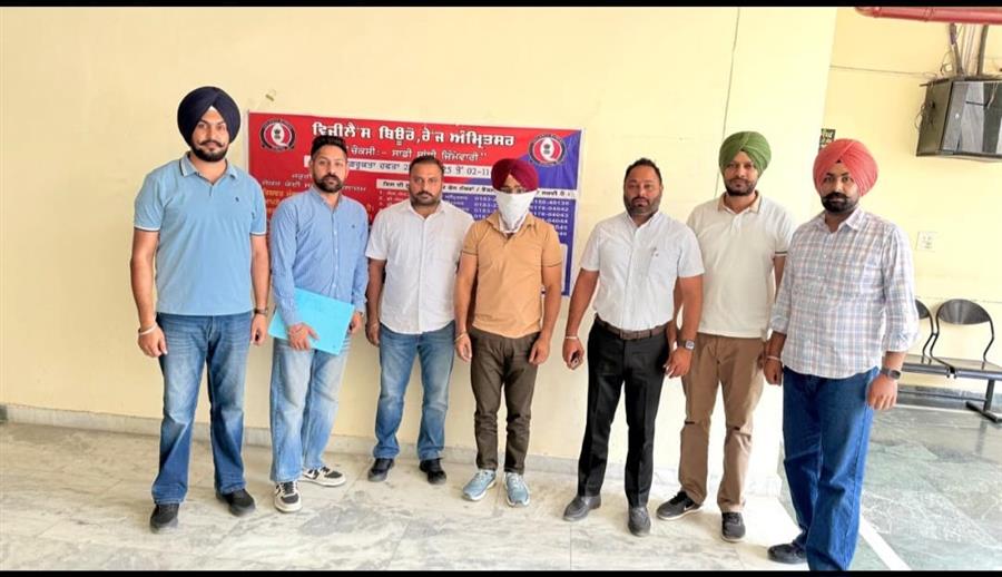 15,000 रुपये रिश्वत लेते लेखाकार को विजिलेंस ब्यूरो ने रंगे हाथों किया काबू