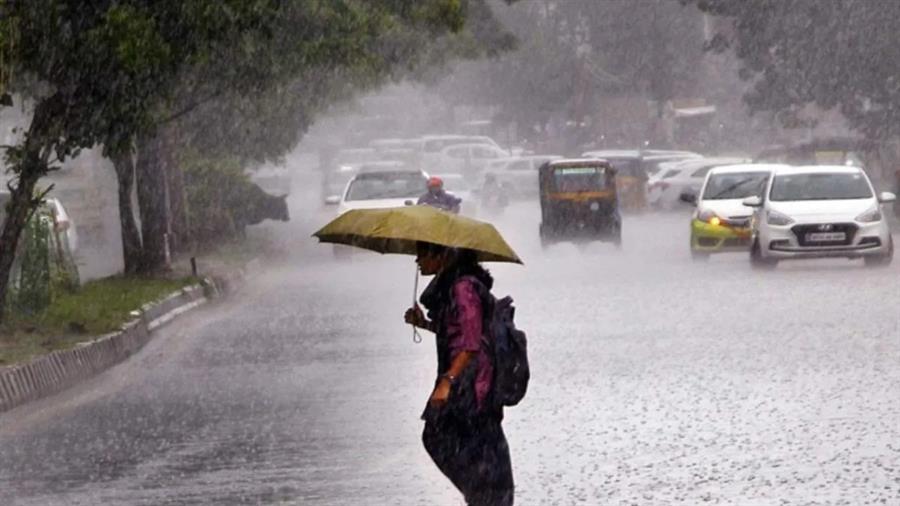 16 राज्यों में भारी बारिश, UP में लू से राहत कब? जान लें कल के मौसम का भी हाल