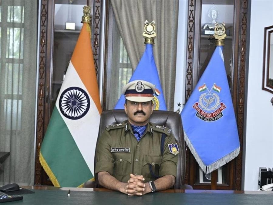 मैं लूंगा जिम्मेदारी, डरने की जरूरत नहीं… छात्रों पर हिंसा के आरोप के बीच जवानों से बोले CRPF चीफ