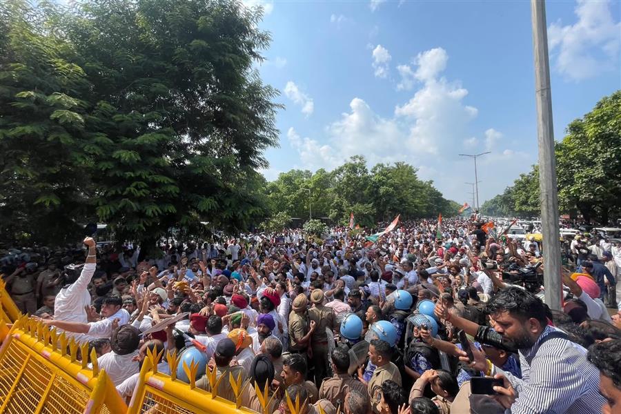 कांग्रेस ने हरपाल चीमा की बर्खास्तगी और गिरफ्तारी की मांग की