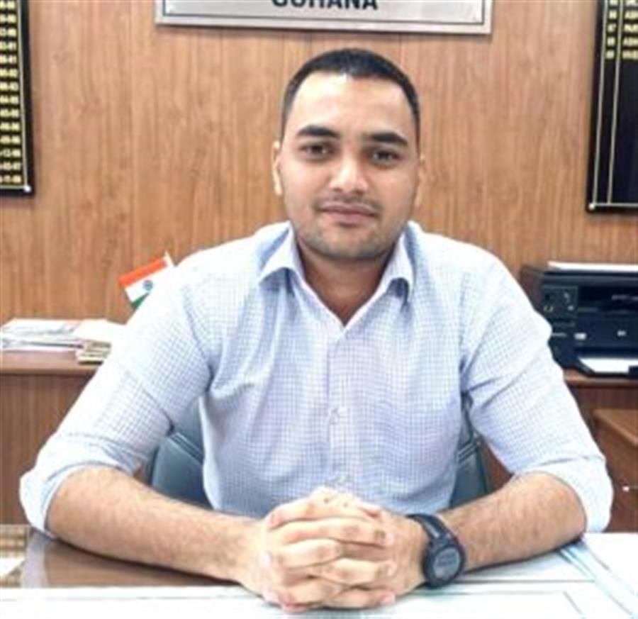 अतिरिक्त उपायुक्त ने समाधान शिविर में सुनी जिलावासियों की समस्याएं