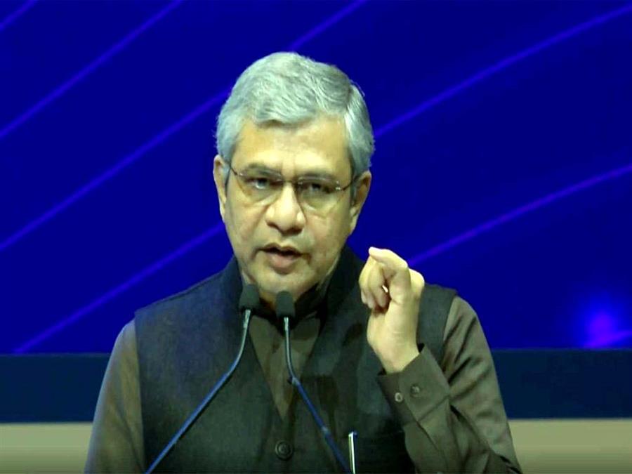 Semicon India 2.0 का लक्ष्य कम से कम 200 चिप-डिज़ाइन स्टार्टअप और कंपनियां शामिल करना: अश्विनी वैष्णव