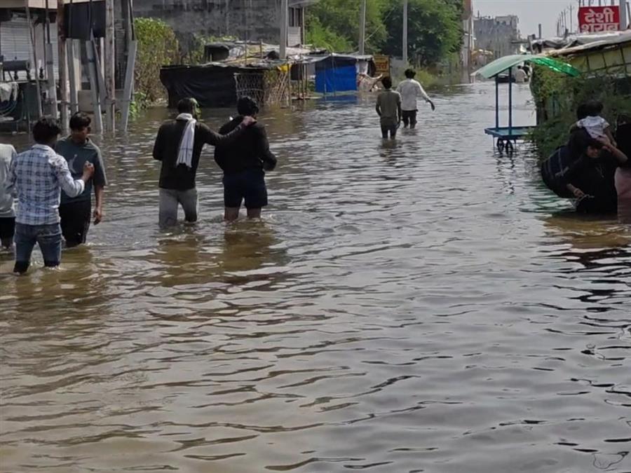 यूपी के 7 जिलों में बाढ़ का कहर, लखनऊ में बहा 6 दोस्तों का ग्रुप; उत्तराखंड-हरियाणा में ओलावृष्टि और 9 राज्यों में बारिश का अलर्ट