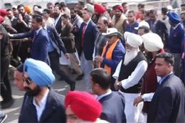 पंजाब में नशे के खिलाफ गर्वनर के साथ दिखें डेरा ब्यास प्रमुख, कर रहे पैदल यात्रा