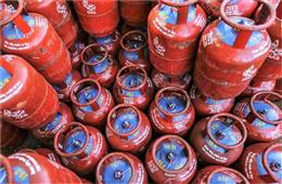 LPG गैस सिलेंडरों की सप्लाई को लेकर संकट! पंजाब के 56 गांवों में मची हाहाकार
