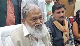 जनप्रतिनिधि और अधिकारी जनता की सेवा के लिए, शिकायतों का त्वरित समाधान हो प्राथमिकता- ऊर्जा मंत्री अनिल विज