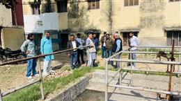 सोनीपत में पाइपलाइन लीक से सीवर जाम, पूर्व मेयर राजीव जैन ने लगाई फटकार