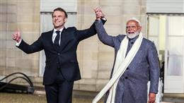 पीएम मोदी ने फ्रांस के राष्ट्रपति इमैनुएल मैक्रों का भारत आगमन पर किया स्वागत