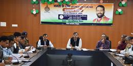समाधान शिविर व अन्य पोर्टलों पर आने वाली आमजन की शिकायतों पर गंभीरता से काम करें अधिकारी :- एडीसी डॉ. सुशील कुमार