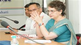 CM हिमंत का प्रियंका गांधी पर हमला, कहा- असम दौरे के बीच वह अंदरूनी कलह सुलझाने में व्यस्त रहीं