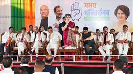 Assam Election 2026: प्रियंका गांधी के असम दौरे से कांग्रेस को मिली नई ऊर्जा, प्रचार अभियान तेज