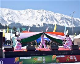 जम्मू-कश्मीर: गुलमर्ग में खेलो इंडिया शीतकालीन खेल का उद्घाटन