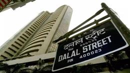 आईटी सेक्टर में भारी गिरावट से बाजार सहमा, सेंसेक्स 1,068 अंक गिरकर बंद