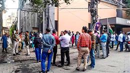 कोलकाता में बड़े भूकंप से कांपी धरती, सड़कों पर भागते दिखे लोग
