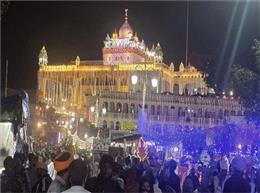 श्री आनंदपुर साहिब में होला-मोहल्ला की धूम, लाखों संगत ने गुरु घरों में टेका माथा