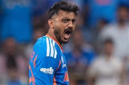 अक्षर पटेल भारत के महानतम खिलाड़ियों में शामिल होने की राह पर: गावस्कर