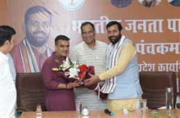 गुजरात के उप मुख्यमंत्री ने हरियाणा के मुख्यमंत्री सैनी से की मुलाकात, राज्यसभा चुनाव पर की चर्चा