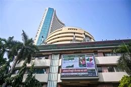 मध्य पूर्व में तनाव से भारतीय शेयर बाजार लाल निशान में खुला, सेंसेक्स एक प्रतिशत से अधिक फिसला