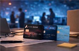 Credit Card Rules: अप्रैल से बदल जाएंगे क्रेडिट कार्ड के नियम, Axis, Yes Bank और SBI Card के ग्राहकों पर असर