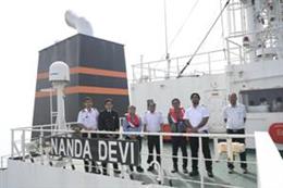 सर्बानंद सोनोवाल ने LPG वाहक जहाज ‘शिवालिक’ और ‘नंदा देवी’ के साहसी चालक दल से बातचीत की