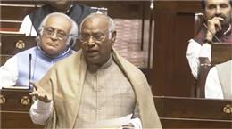 राज्यसभा से 59 सदस्यों को दी विदाई, मजाकिया अंदाज में खरगे देवगौड़ा से बोले- प्रेम हमसे, शादी मोदी से...