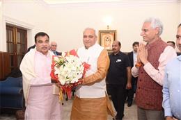 हरियाणा के विकास को लेकर केंद्रीय मंत्री नितिन गडकरी से मिले कैबिनेट मंत्री रणबीर गंगवा