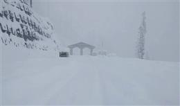 Himachal Weather: अटल टनल के पास भारी बर्फबारी, घाटी में प्रभावित हुआ जनजीवन