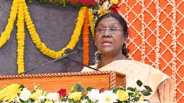 मथुरा के गोवर्धन पहुंचीं राष्ट्रपति द्रौपदी मुर्मु, गोल्फ कार्ट से 7 कोस की परिक्रमा शुरू