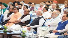 मोदी कैबिनेट ने एक्साइज ड्यूटी कटौती को बताया जनहितकारी, पीएम मोदी का जताया आभार