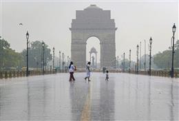 एनसीआर में मौसम का बड़ा बदलाव: तेज आंधी, बारिश, बिजली और ओलावृष्टि का अलर्ट, पूरे हफ्ते असर