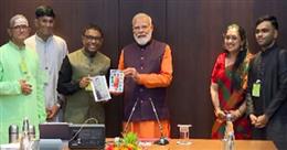चेन्नई में पीएम मोदी की संगीतकार रमेश विनायकम से मुलाकात, ‘गमक बॉक्स’ की तारीफ