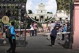 दिल्ली विधानसभा परिसर के हाई-सिक्योरिटी गेट को तोड़कर घुसी कार, जांच में जुटी पुलिस