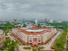 लोकसभा में देर रात तक  नारी शक्ति वंदन अधिनियम पर चर्चा, महिला प्रतिनिधित्व बढ़ाने वाले तीन विधेयकों पर विचार