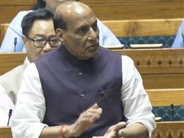 लोकसभा में नेता प्रतिपक्ष राहुल गांधी को माफी मांगनी चाहिए : रक्षा मंत्री राजनाथ सिंह