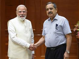 नीति आयोग के नवनियुक्त उपाध्यक्ष डॉ. अशोक लाहिड़ी ने प्रधानमंत्री मोदी से की मुलाकात