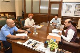 मोहिंदर भगत द्वारा सैनिक स्कूल कपूरथला की इमारत की रेस्टोरेशन का काम जल्दी शुरू करने के लिए अधिकारियों के साथ अहम बैठक