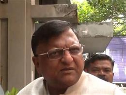 पश्चिम बंगाल में ईवीएम से छेड़छाड़ पर सख्ती, अधिकारी ने दिए री-पोलिंग के संकेत