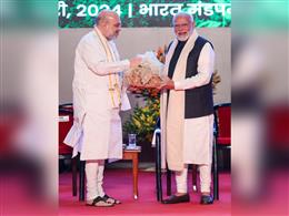 पीएम मोदी, अमित शाह समेत नेताओं ने दी महाराष्ट्र और गुजरात दिवस की शुभकामनाएं