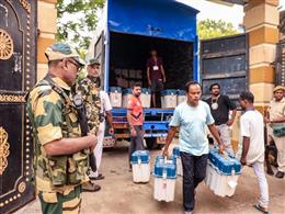 पश्चिम बंगाल : 15 मतदान केंद्रों पर 2 मई को री-पोलिंग, चुनाव आयोग का आदेश