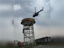 वायुसेना के हेलीकॉप्टर से बचाई गई ऊंची टंकी पर फंसे बच्चों की जान