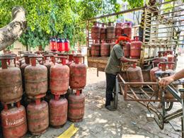 घरेलू एलपीजी की ऑनलाइन बुकिंग 99 प्रतिशत तक पहुंची, आपूर्ति सामान्य: केंद्र
