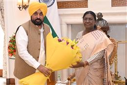 पंजाब के मुख्यमंत्री भगवंत सिंह मान ने राष्ट्रपति से की मुलाकात, ‘पंजाब के गद्दार’ राज्यसभा सदस्यों की सदस्यता रद्द करने की मांग की